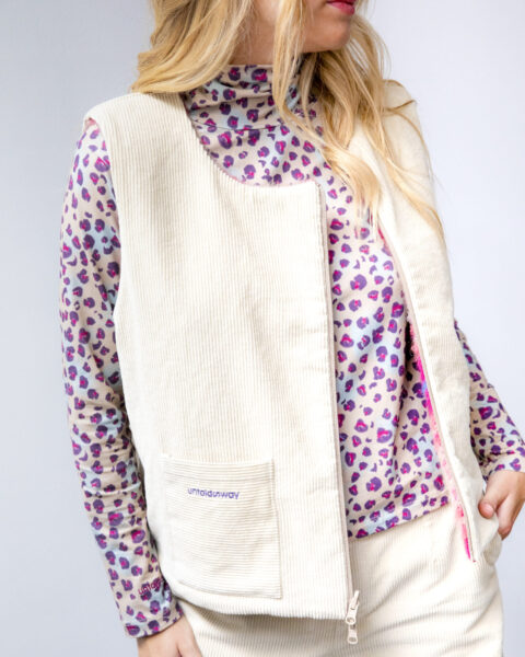 Reversible sleeveless jacket
