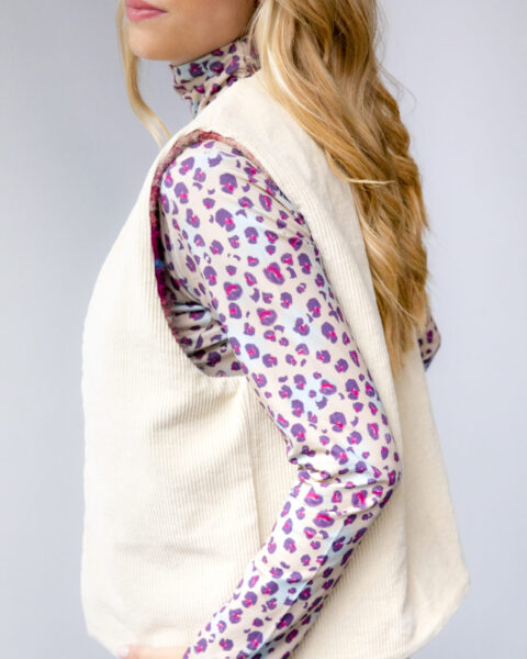 Reversible sleeveless jacket